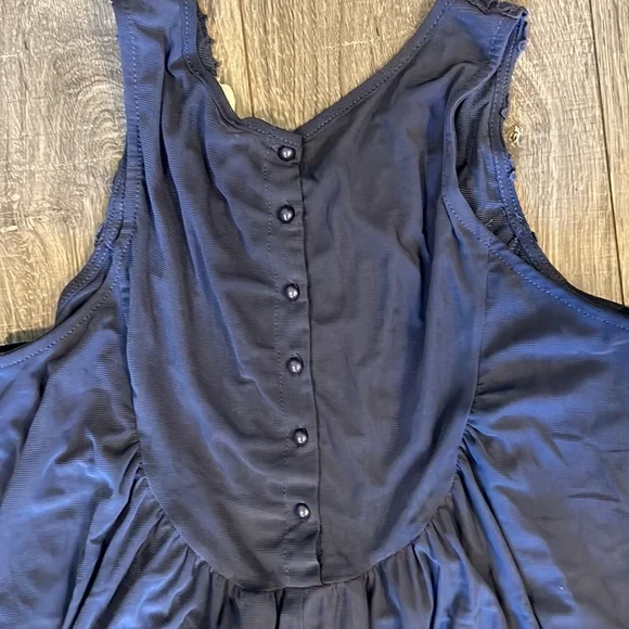 Altar’d state floral flowy embroidered top - Picture 9 of 10